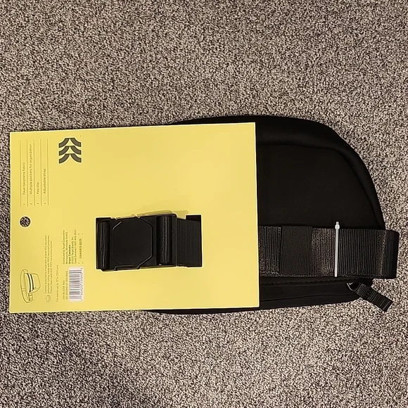 All in Motion Black Belt Bag - Picture 2 of 6